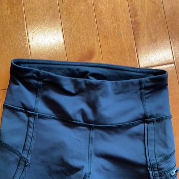 ✨ Lululemon Slash Pocket Raw Hem 17” Crop Black - Picture 5 of 9